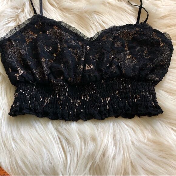 Forever 21 scalloped trim lace crop top sz medium - Picture 8 of 8